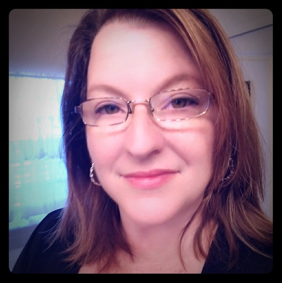 Meet your Posher, Kelly - Picture 3 of 4